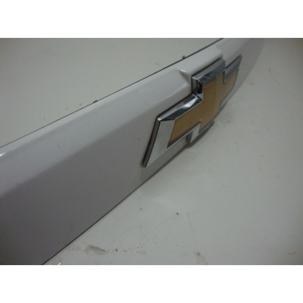 Friso Aplique Da Tampa Traseira Completo Gm Tracker 2015