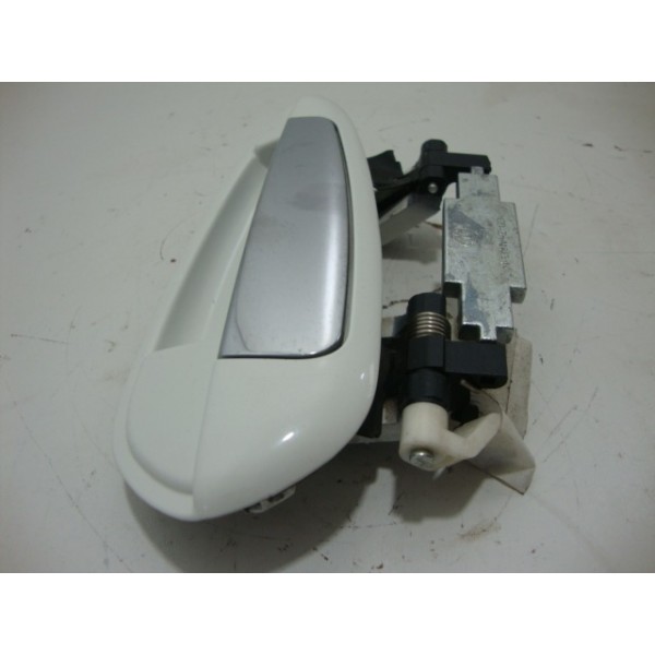 Maçaneta Externa Porta Traseira Esquerda Fiat Línea-usado