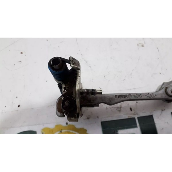 Limitador Porta Traseira Esquerda Renault Duster 2013