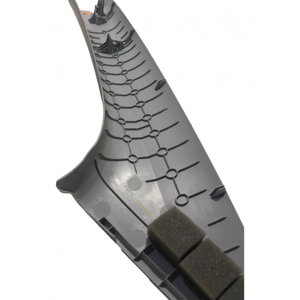 Acabamento Coluna Direita Parabrisa Cruze Lt 2017/20