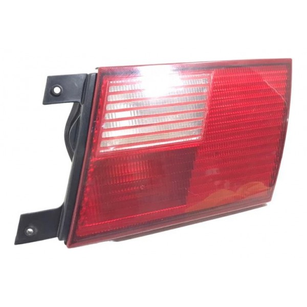 Lanterna Tampa Traseira Direita Vw Santana 1998-2006