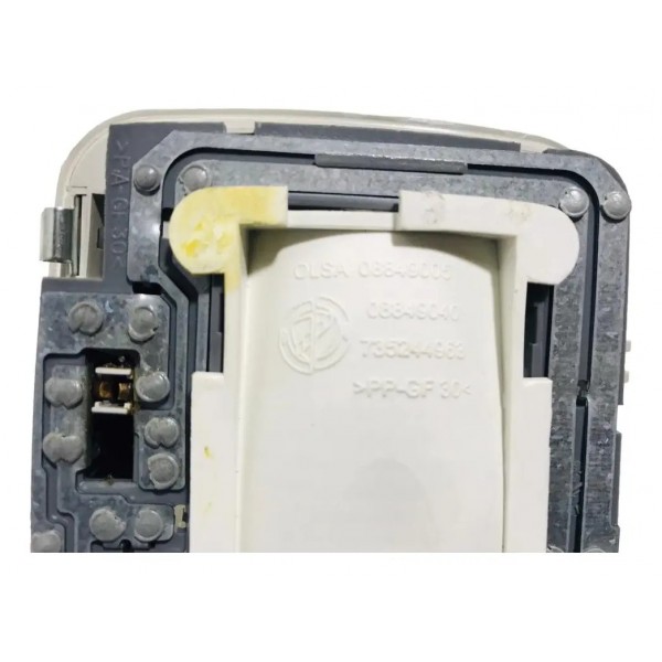 Luz De Teto Cortesia Central Fiat Grand Siena 2013-usado