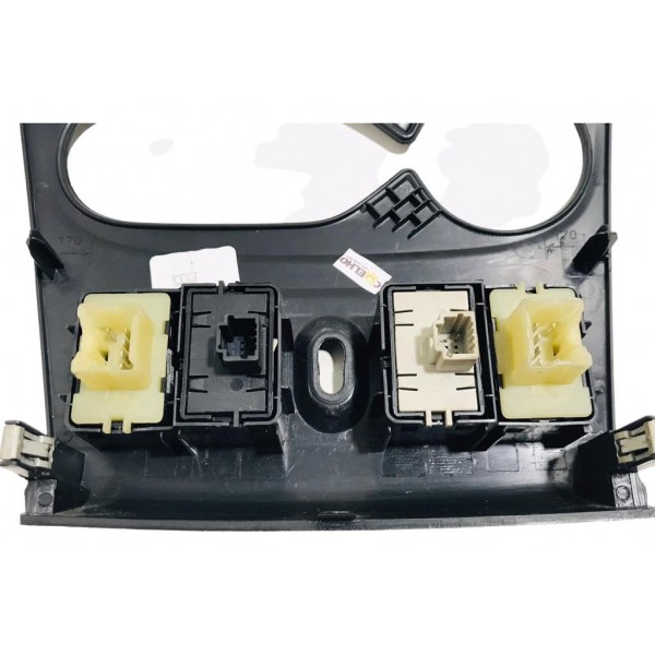 Moldura Inferior Do Painel Central Renault Sandero 1.6 8v