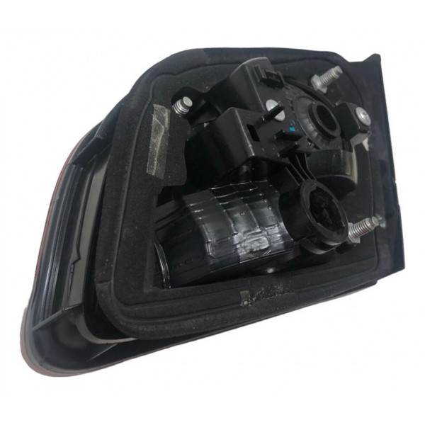 Lanterna Tampa Traseira Esquerda Fiat Siena 2010 C/detalhe Vermelho