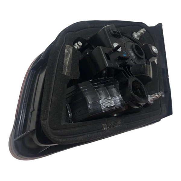 Lanterna Tampa Traseira Esquerda Fiat Siena 2010 C/detalhe Vermelho