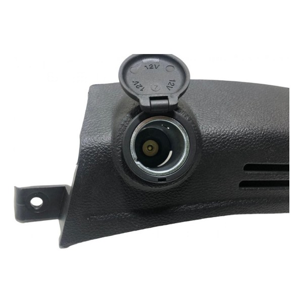 Moldura Tomada 12v Acendedor Chevrolet Tracker 2015