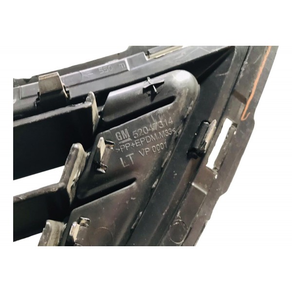 Grade Parachoque Com Friso Cromado Chevrolet Onix 2013