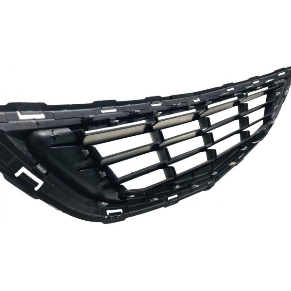 Grade Parachoque Com Friso Cromado Chevrolet Onix 2013