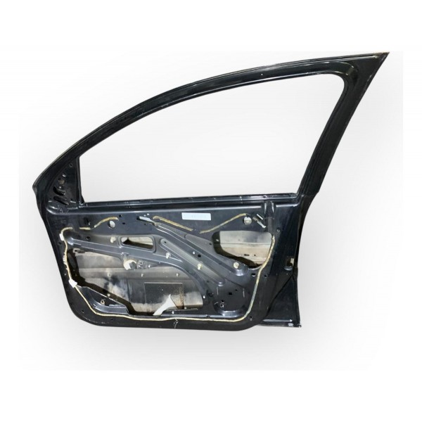 Porta Dianteira Direita Peugeot 206 207 C/riscos