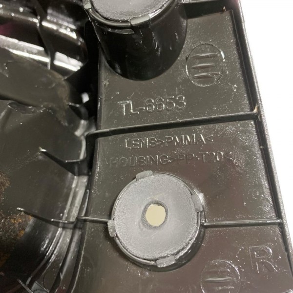 Lanterna Traseira Dreita Kwid 18/23