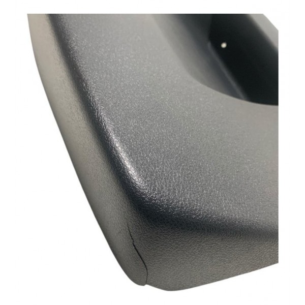 Puxador Tampa Porta Malas Sandero 2016/2017 (detalhe)