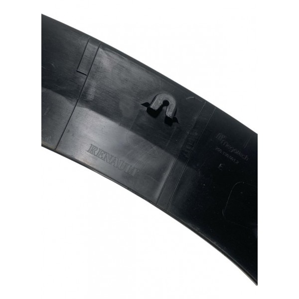 Moldura Paralama Traseiro Esquerdo Renault Kwid 2017/2024